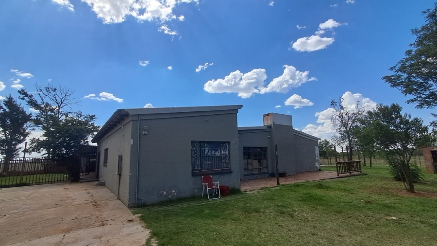 4 Bedroom Property for Sale in Roodewal Free State